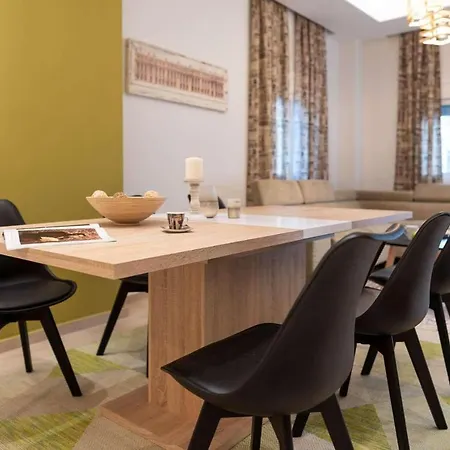 Four Seasons Apartament *