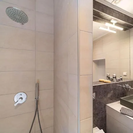 Four Seasons Apartament *